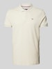 Tommy Jeans Slim Fit Poloshirt mit Logo-Stitching Beige