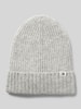 Tom Tailor Denim Ribgebreide beanie met logopatch op de omslag Lichtgrijs