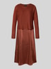 s.Oliver BLACK LABEL Fließendes Freizeitkleid im Set mit Cropped Pullover mit Woll-Anteil Rostrot