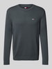 Tommy Jeans Slim Fit Strickpullover mit Logo-Badge Anthrazit