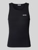 REVIEW Tanktop in riblook met labelstitching Zwart