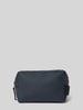 RAINS Toilettas met logo Marineblauw