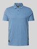 camel active Poloshirt mit Label-Stitching Hellblau