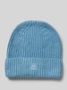 Knowledge Cotton Apparel Beanie met omslag en labelpatch Lichtblauw