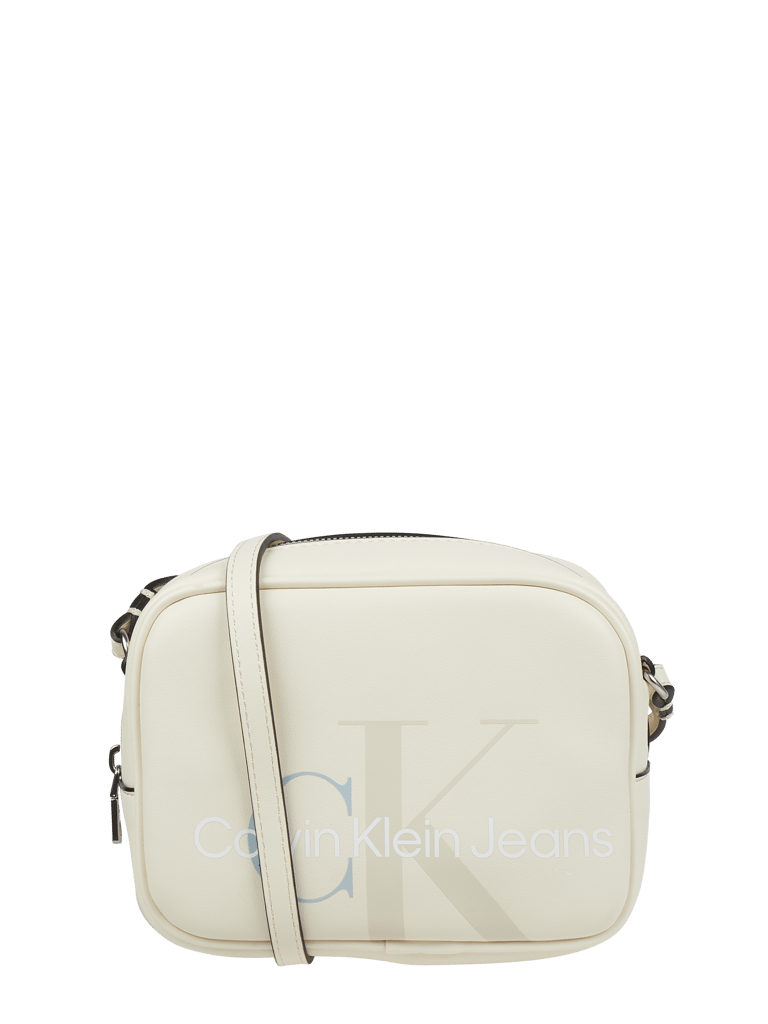 Calvin Klein Jeans Camera Bag in LederOptik (offwhite) online kaufen