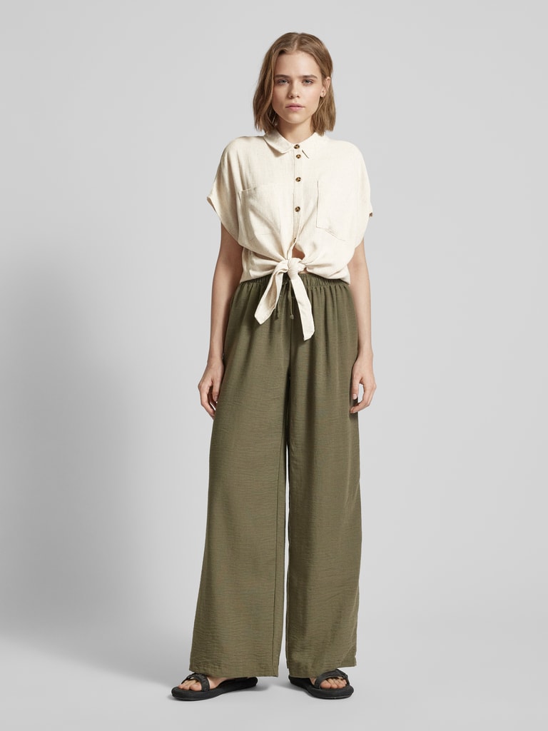 Bluse aus Leinen-Viskose-Mix mit V-Ausschnitt main image 1