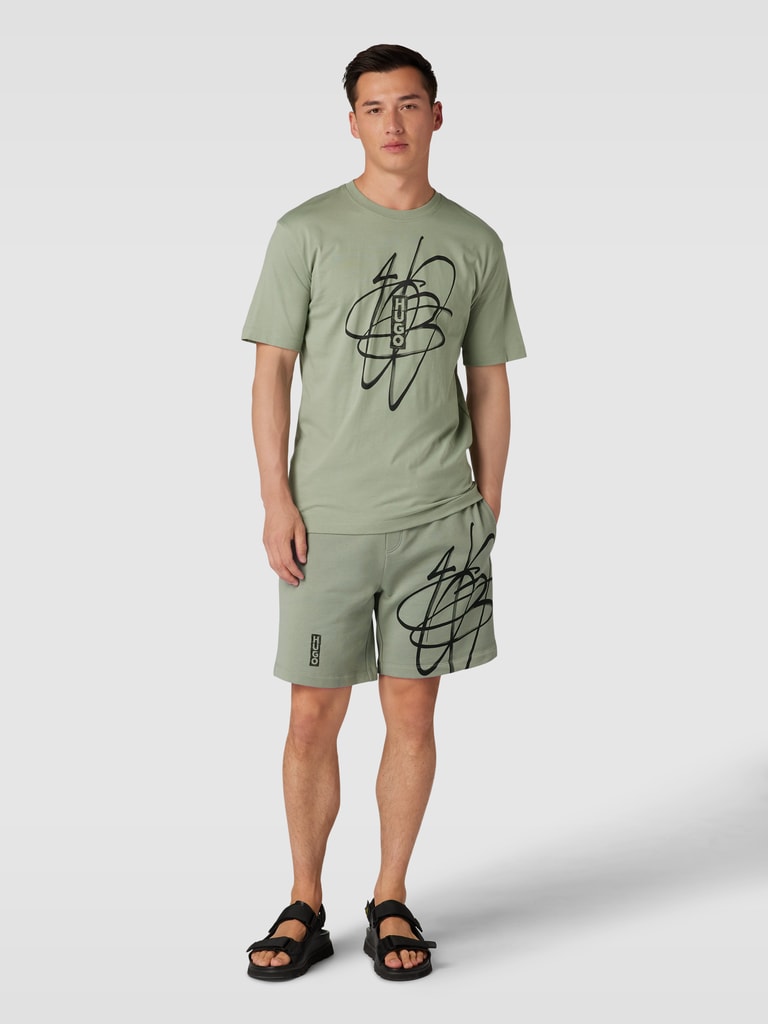 HUGO Sweatshorts mit Label-Print Modell 