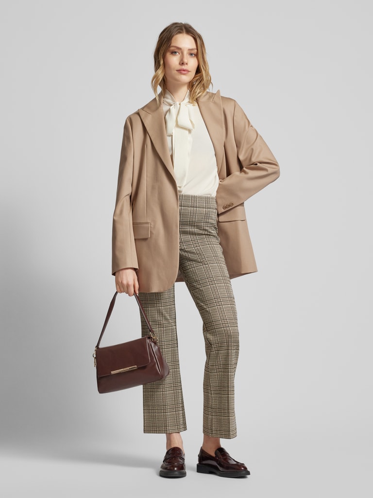 Kup online Cambio Spodnie rozkloszowane z elastycznym pasem model