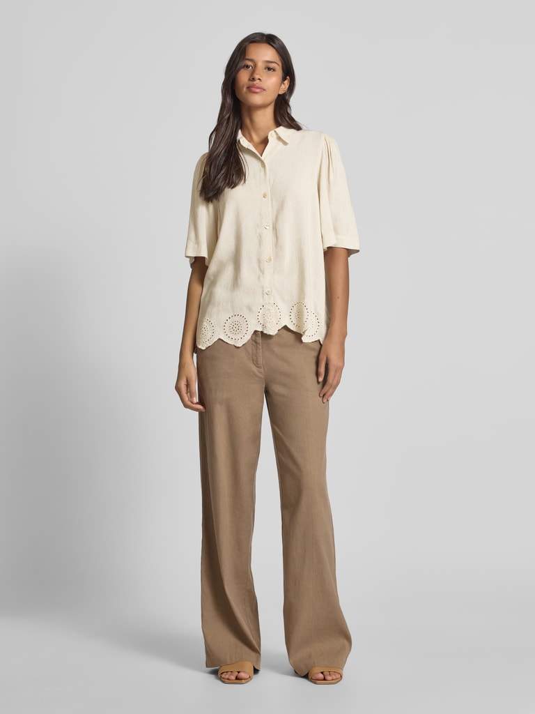 Bluse aus Leinen-Viskose-Mix mit V-Ausschnitt main image 0