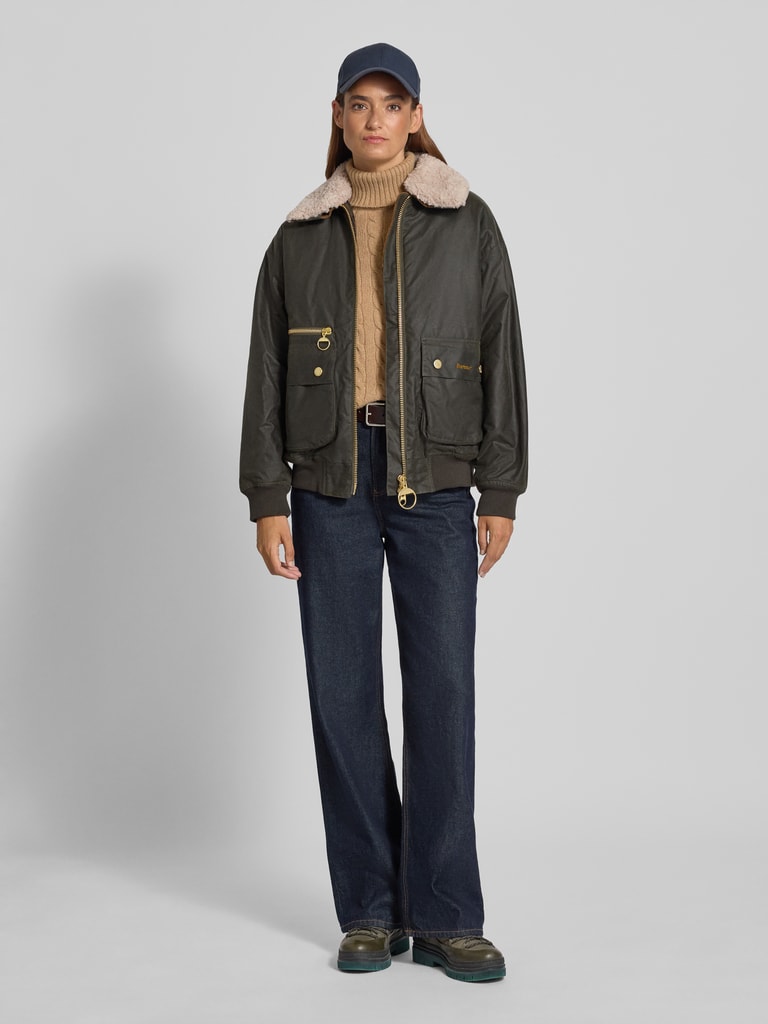 Kup online Barbour Bomberka o kroju regular fit z czystej