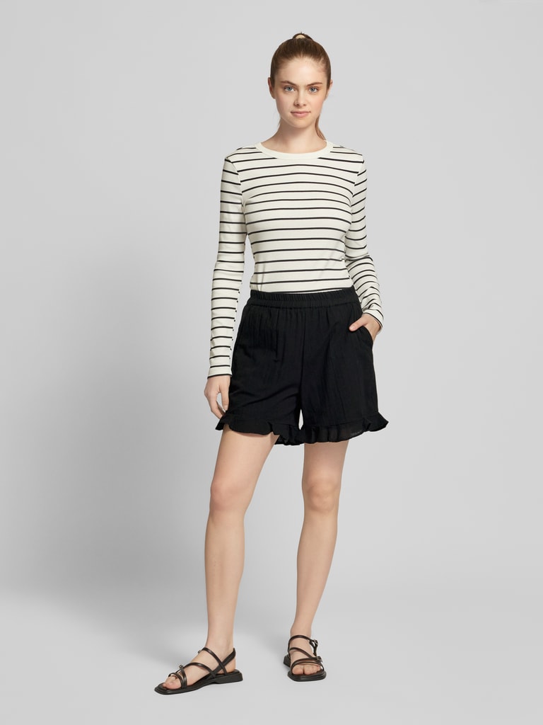 Pieces Shorts mit Rüschenbesatz (black) online kaufen