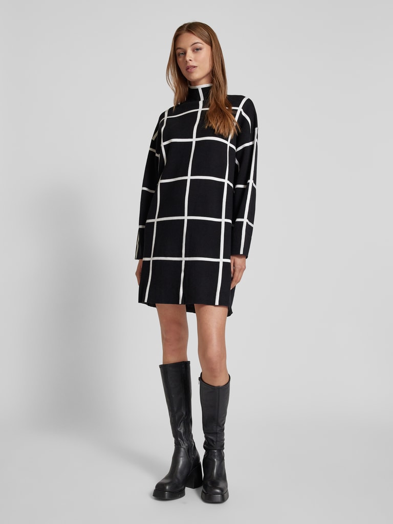 Kleid mit Stehkragen