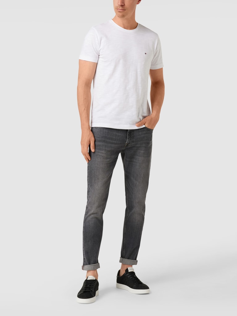 Tommy Hilfiger Slim Tapered Fit Jeans im 5-Pocket-Design 