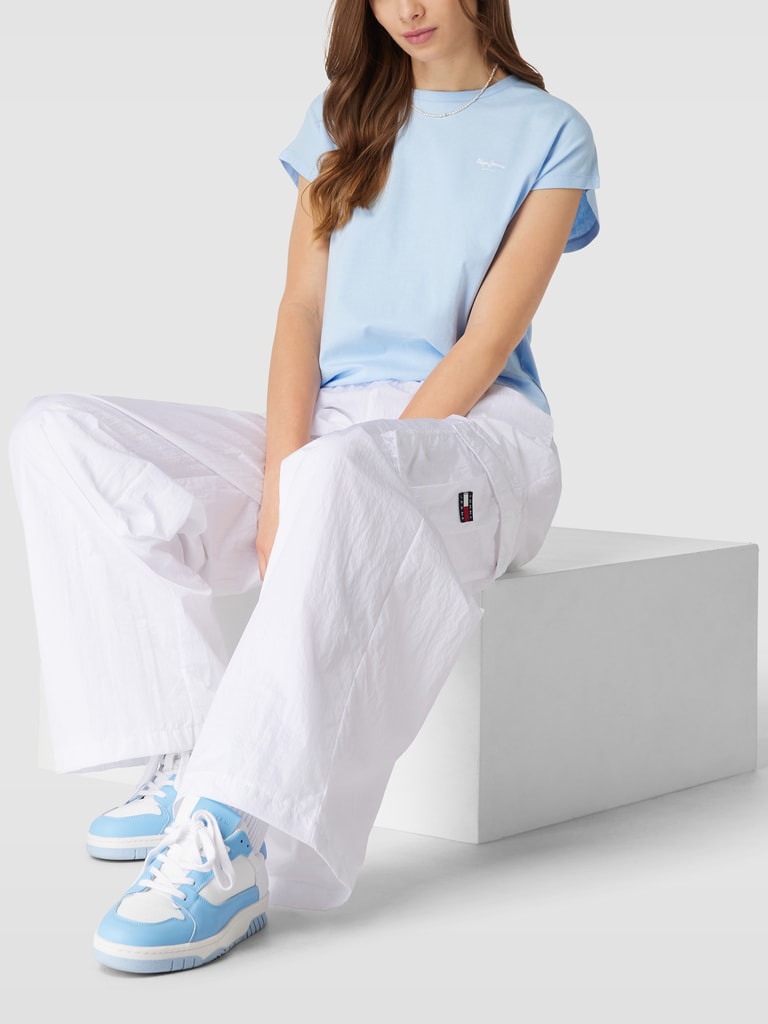 Pepe Jeans Blooma T-Shirt Donna Girocollo – Vestibilità Aderente, Logo Stampato, Cotone Morbido