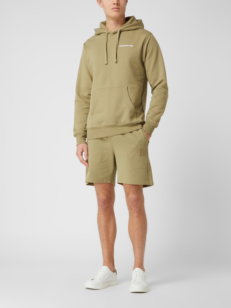 Colourful Rebel Sweatshorts van biologisch katoen in olijfgroen online