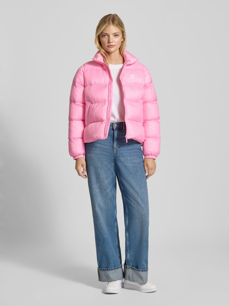 Kup online adidas Originals Kurtka pikowana z wyhaftowanym