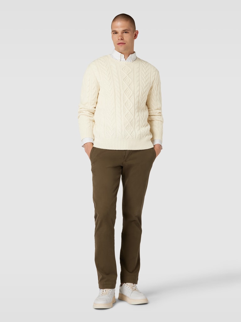 Klassischer Zopfstrickpullover mit Polokragen main image 1