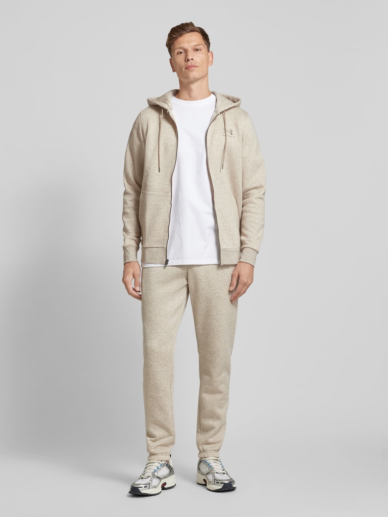 Under Armour Regular Fit Sweatpants mit Label-Stitching (hellgrau 