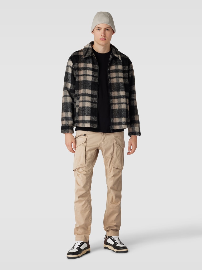 Replay Cargohose in unifarbenem Design Modell