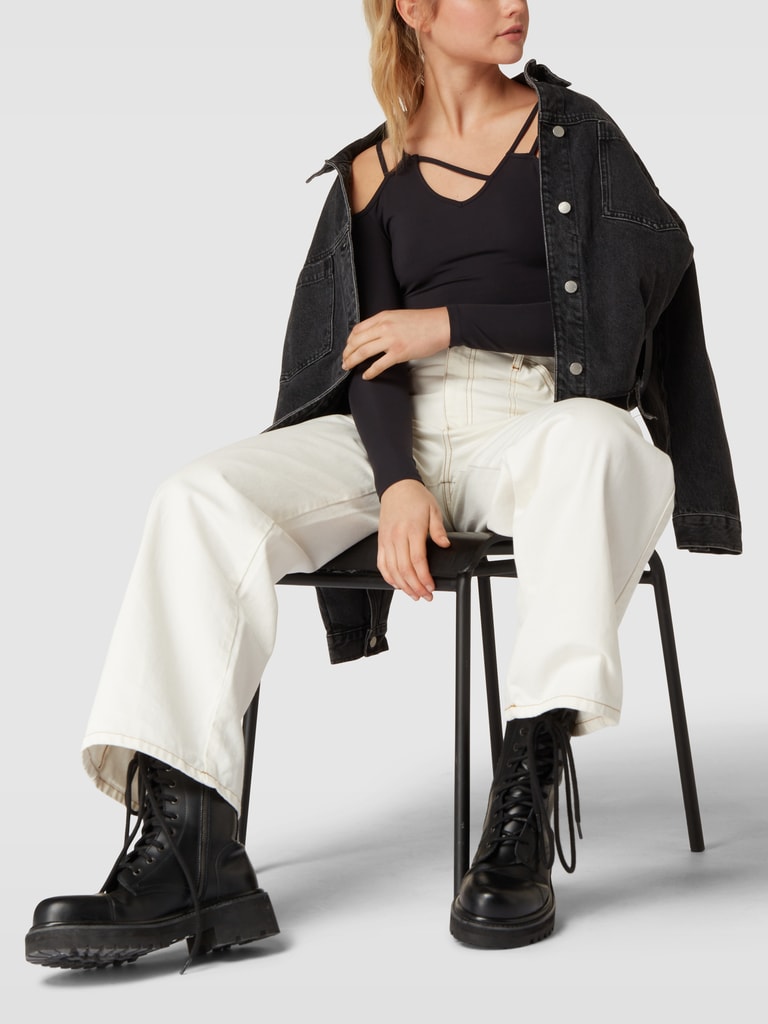 YAS - Plissé jumpsuit met overslag aan de voorkant in zwart YAS - Plissé jumpsuit met overslag aan de voorkant in zwart