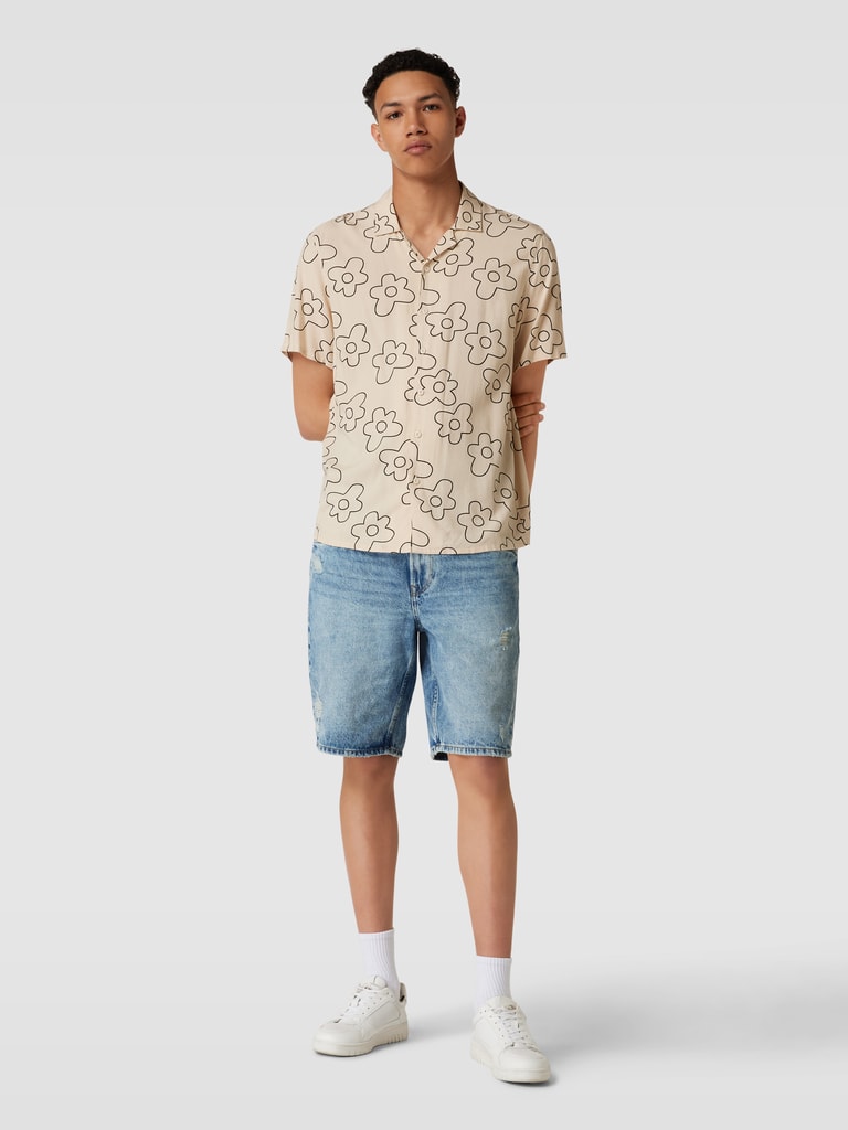 REVIEW Korte jeans in destroyed-look in zwart online kopen | P&C