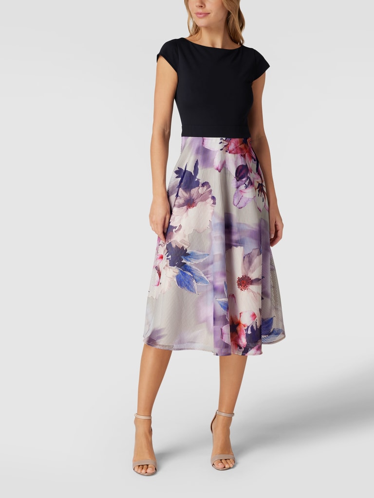 Spannende Cocktailkleid Von Swing Ebenbild
