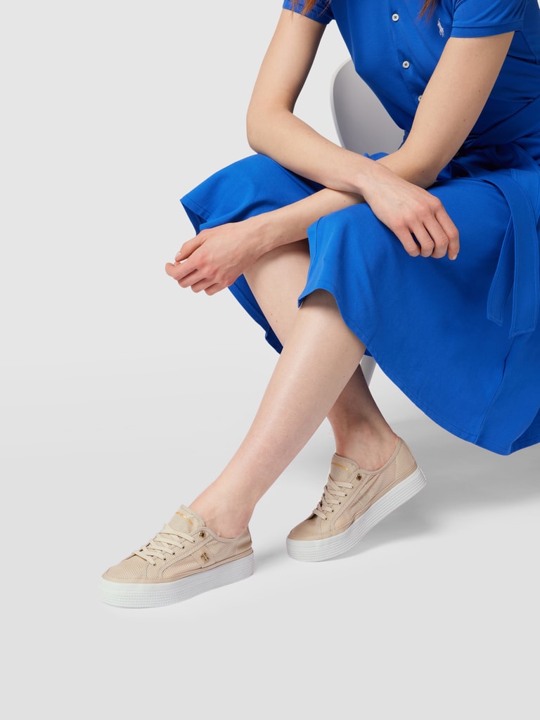 Tommy Hilfiger Plateau-Sneaker mit Label-Applikation (sand) online 