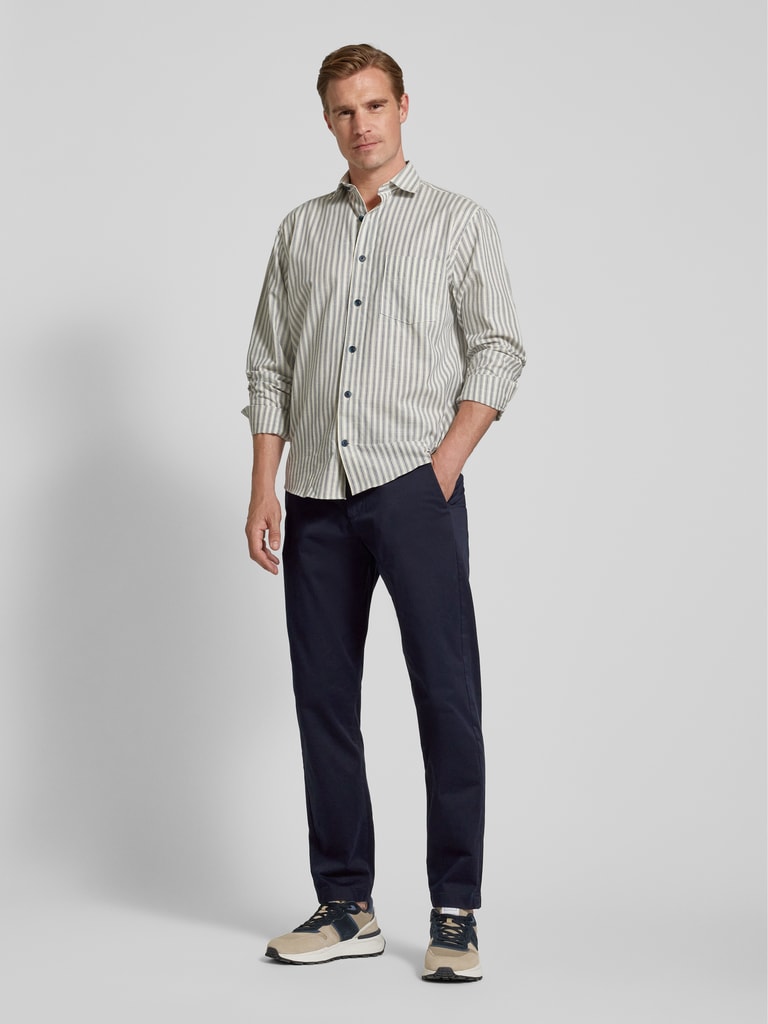 CK Calvin Klein Regular Fit Chino mit Knopfverschluss (marine 