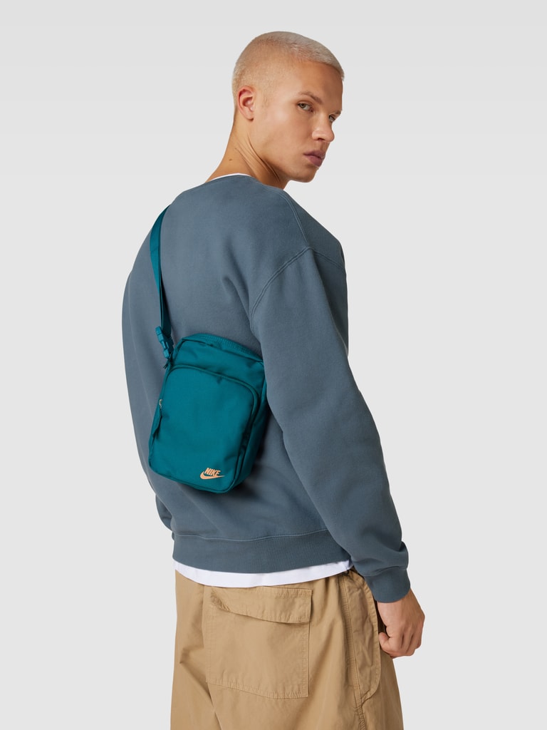 Nike Umhängetasche mit Label-Print Modell 'Nike Heritage Crossbody ...