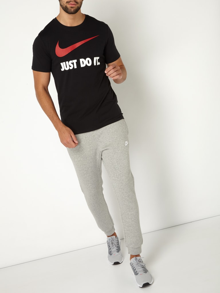 Nike Athletic Cut TShirt mit LogoPrint (schwarz) online kaufen