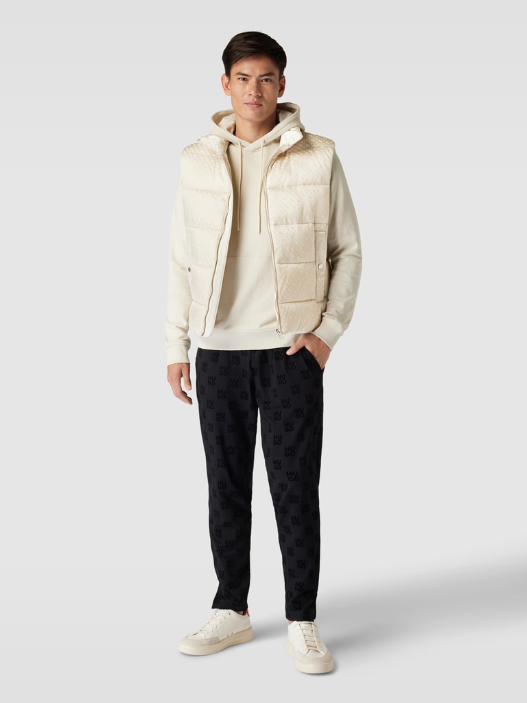 BOSSSteppweste mit Logo-Muster in offwhite