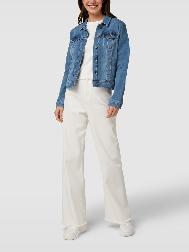 Jeansjacke mit Brusttaschen und Knöpfen