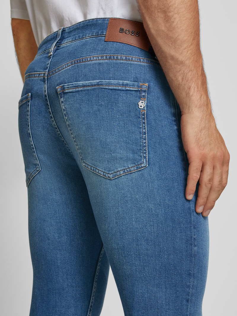 Boss Regular fit jeans met labelpatch model 'Delaware'