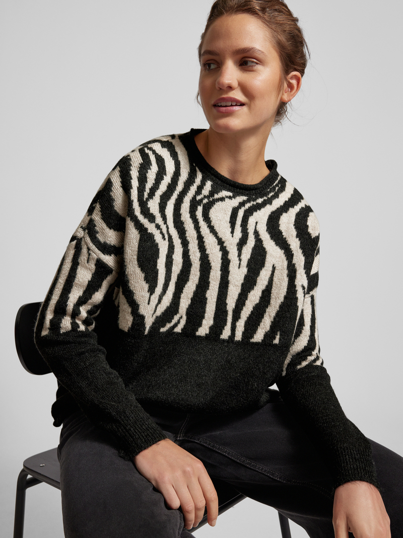 Only Relaxed fit gebreide pullover met rolzoom en extra brede schouders modell 'JADE'