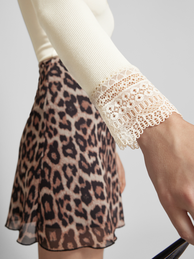 Only Slim fit shirt met lange mouwen en hooggesloten kant model 'TILDE'