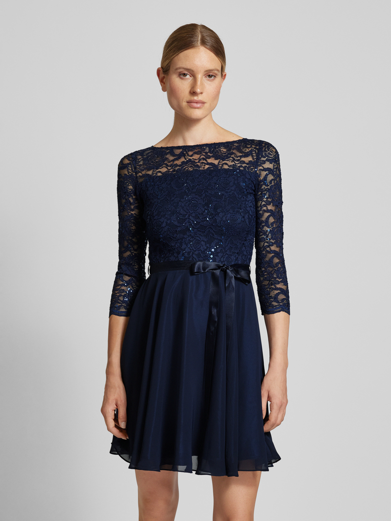 Cocktailjurk van gehaakt kant, model 'STAMM' Swing