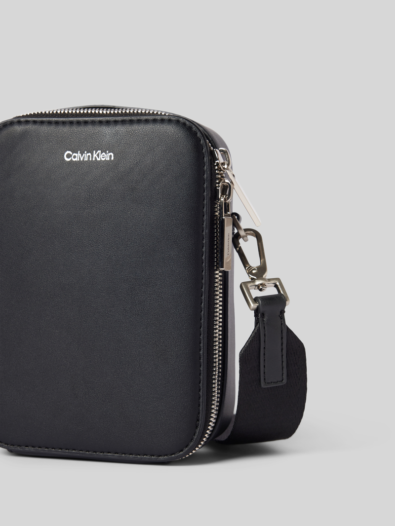 CK Calvin Klein Schoudertas met labeldetail
