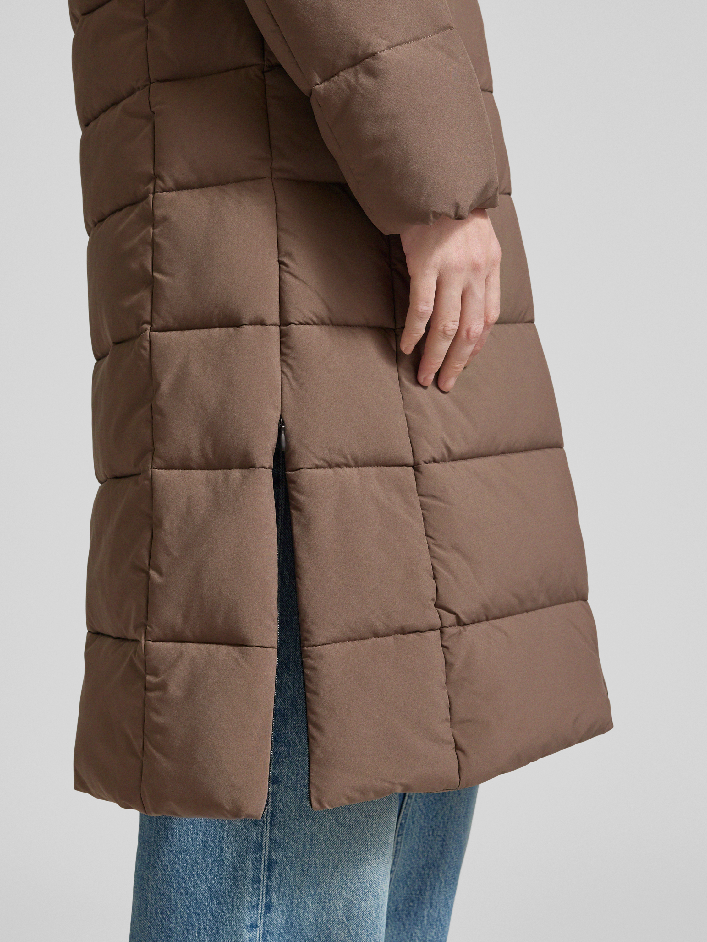 CINQUE Gewatteerde lange jas met capuchon model 'STRETCHY'