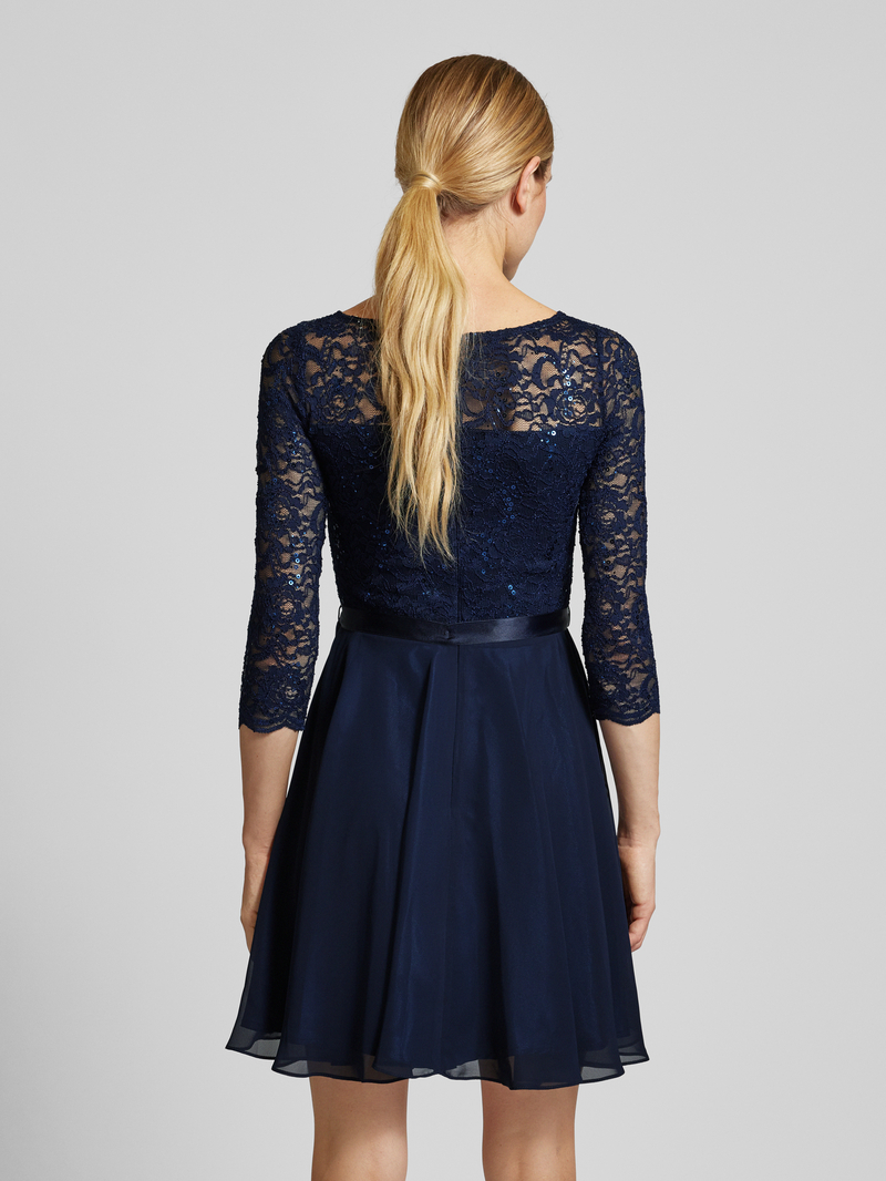 Cocktailjurk van gehaakt kant, model 'STAMM' Swing