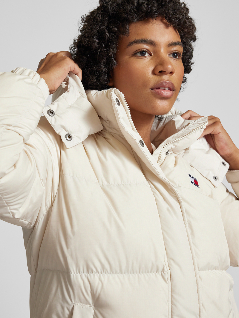 Tommy Jeans Gewatteerde lange jas met labelstitching model 'ALASKA'