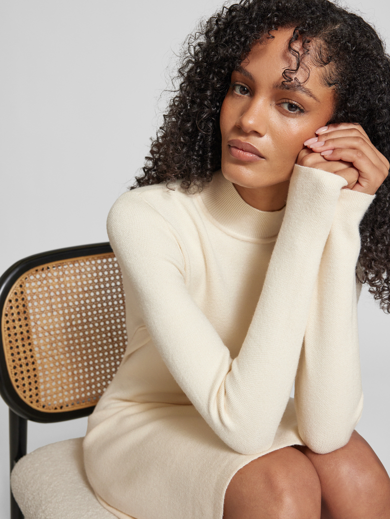 Vero Moda Getailleerde gebreide jurk met geribde ronde hals model 'GOLD'