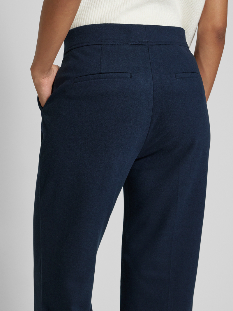 Christian Berg Woman Flared stoffen broek met vaste persplooien