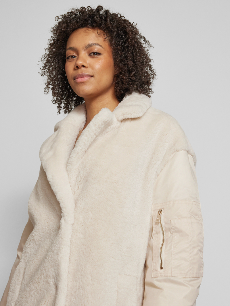 Liu Jo White Lange jas met reverskraag model 'BOMBER TEDDY MIX'