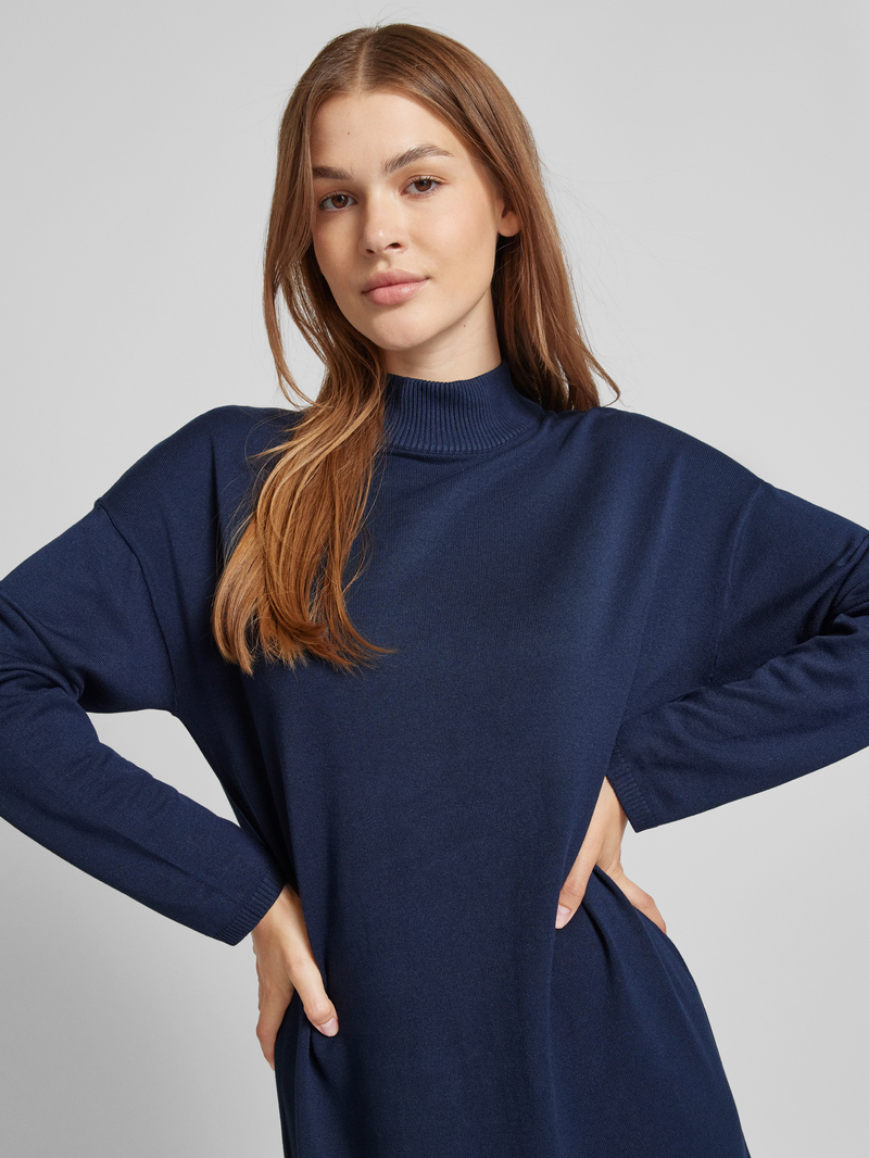 b.Young Gebreide jurk met opstaande kraag model 'Moria'
