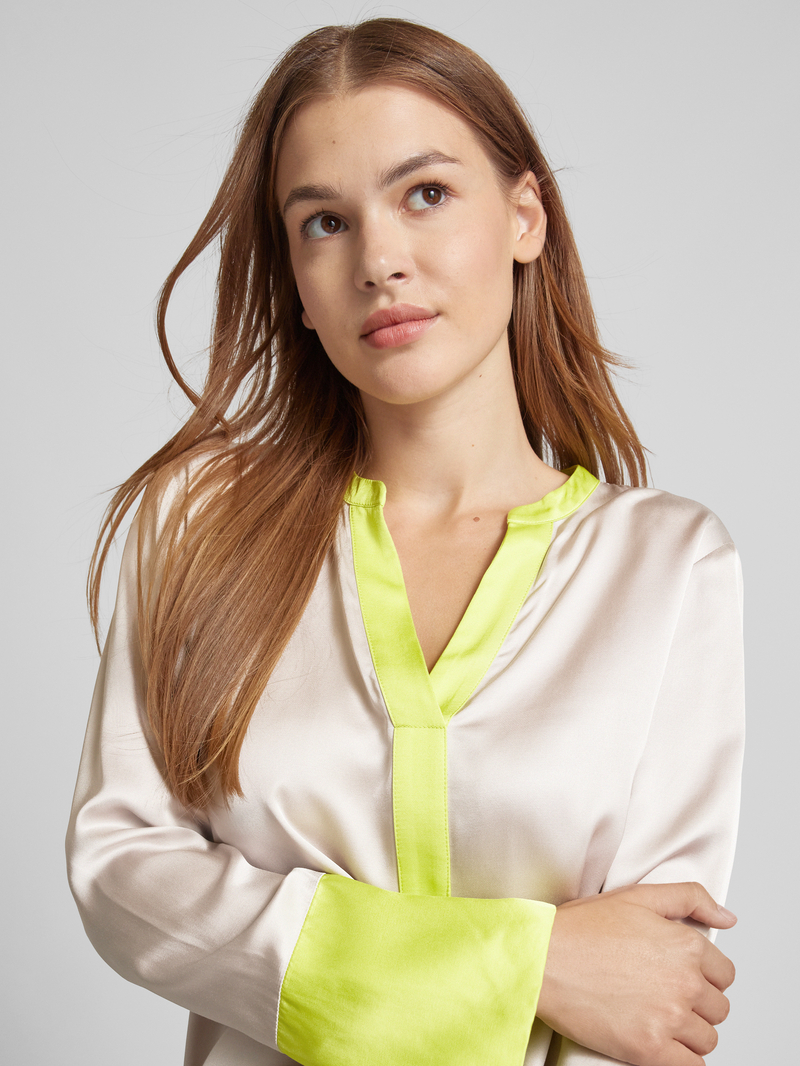 Emily Van den Bergh Regular fit blouse met V-hals