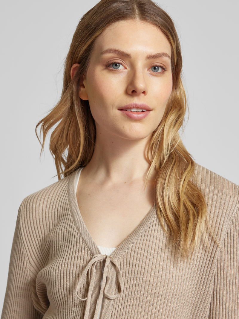 Ichi Gebreid jack met V-hals model 'KALESSI'