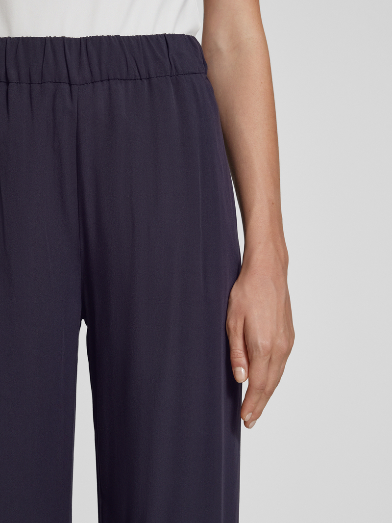 MAC Flared stoffen broek met verkorte pasvorm model 'CHIARA'