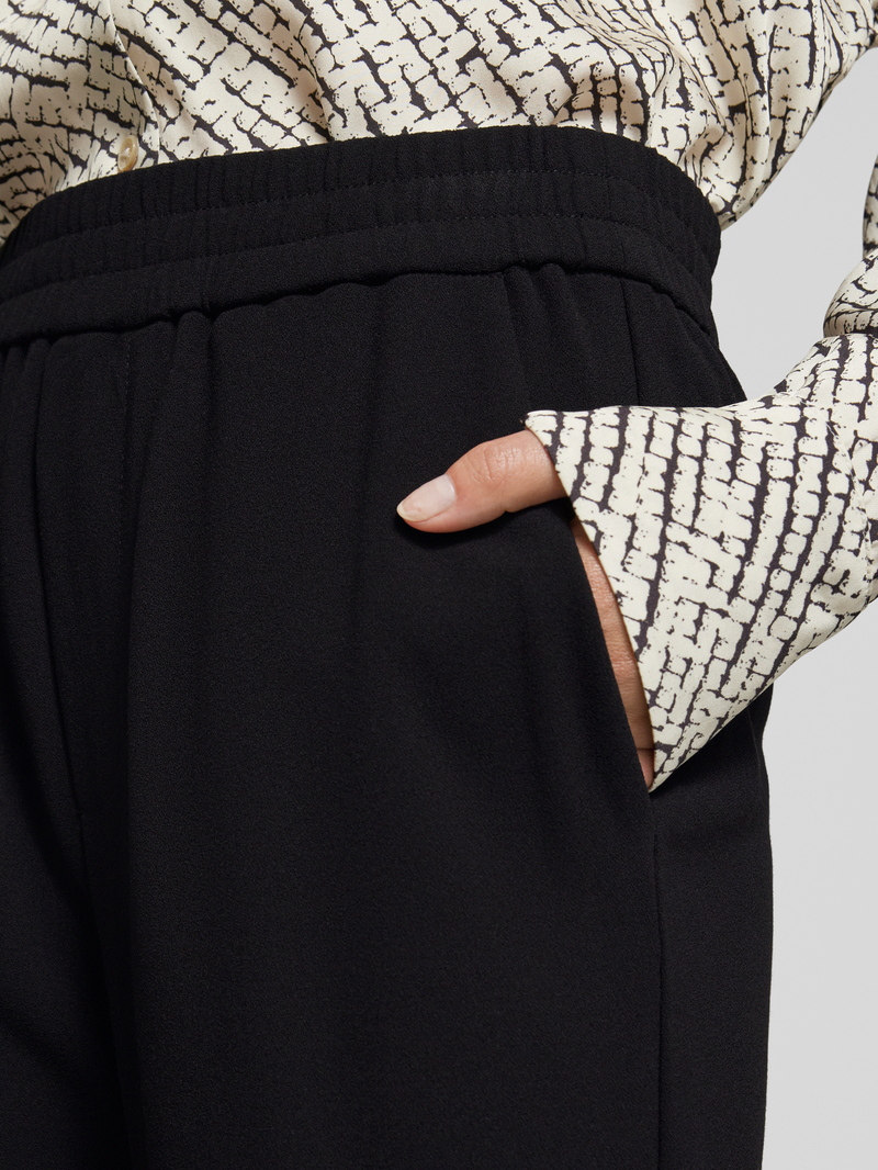 MbyM Broek met elastische band model 'Phillipa'