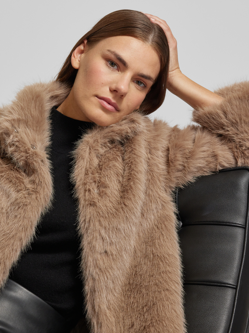 Vero Moda Regular fit jack van imitatiebont met opstaande kraag model 'MONROE'
