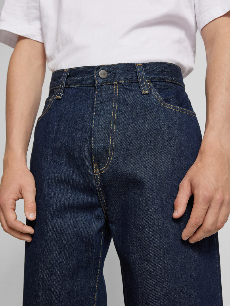 Carhartt Work In Progress Jeans in 5-pocketmodel model 'AARON'